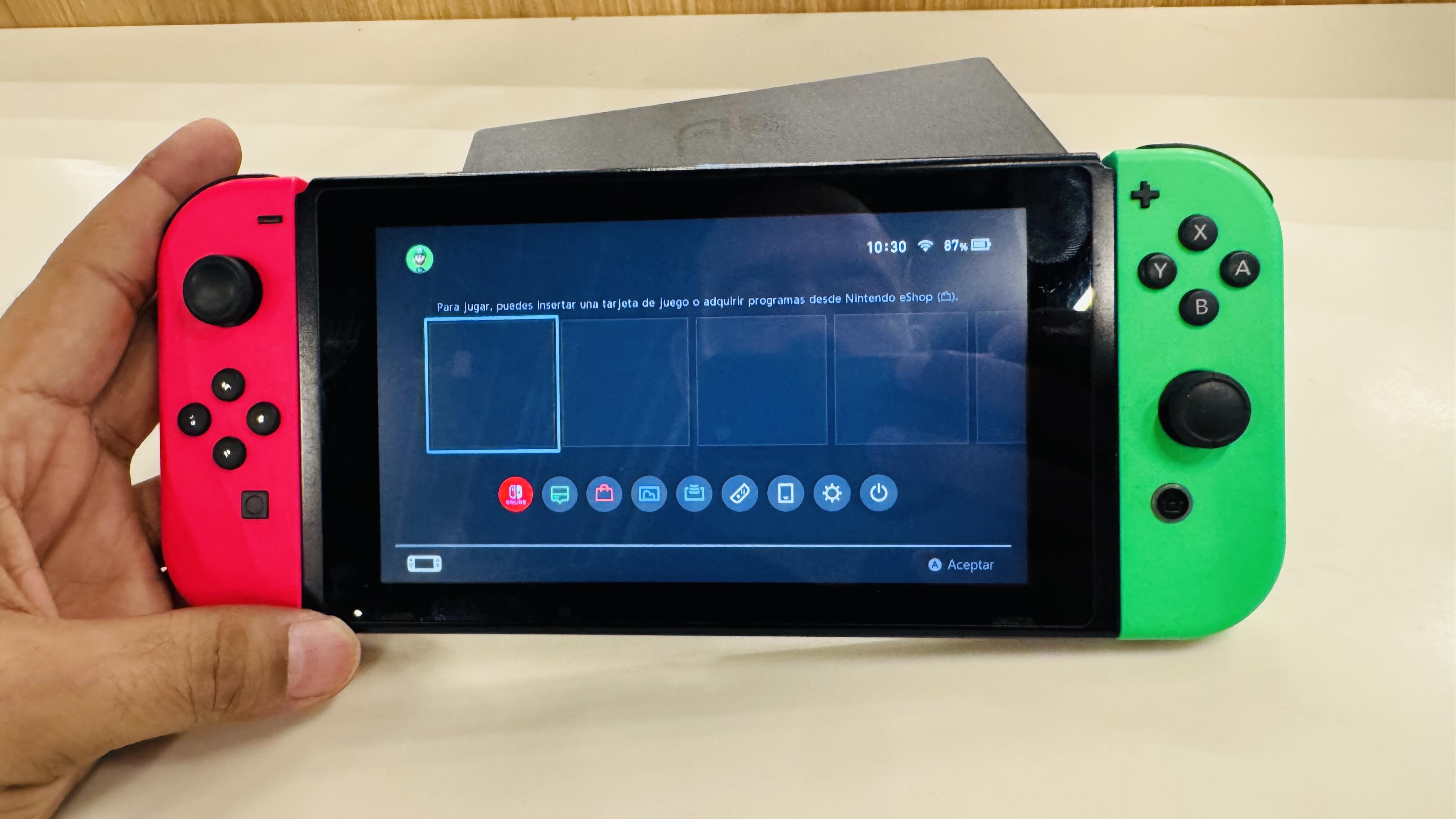 NINTENDO SWITCH V2 NITIDO Foto 7319992-2.jpg