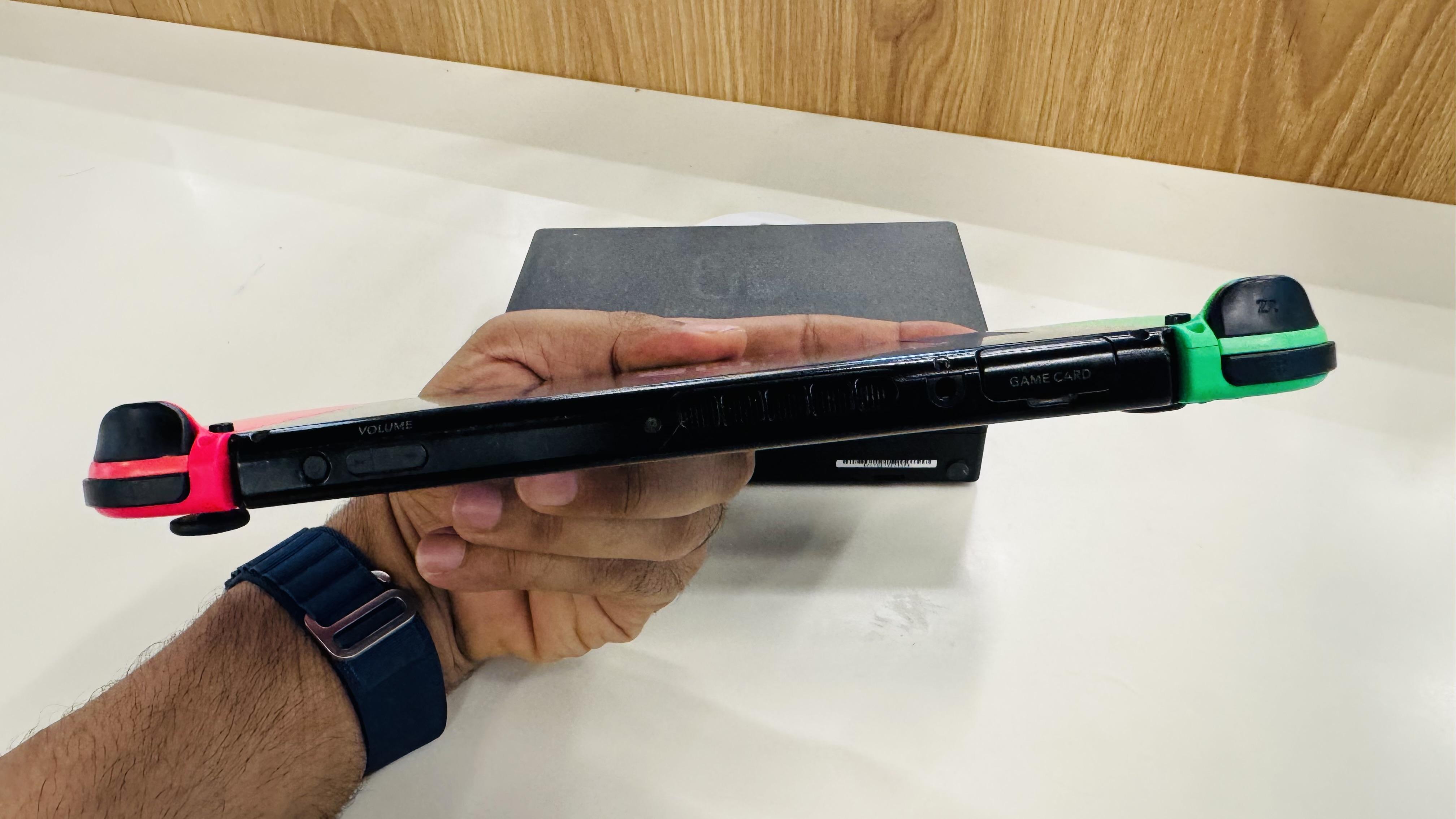 NINTENDO SWITCH V2 NITIDO Foto 7319992-4.jpg