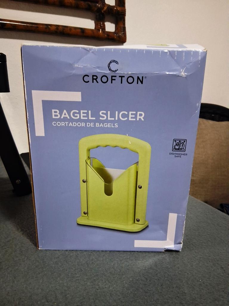 Cortador de Bagels y Pan Crofton Bagel Slicer  Foto 7320075-5.jpg