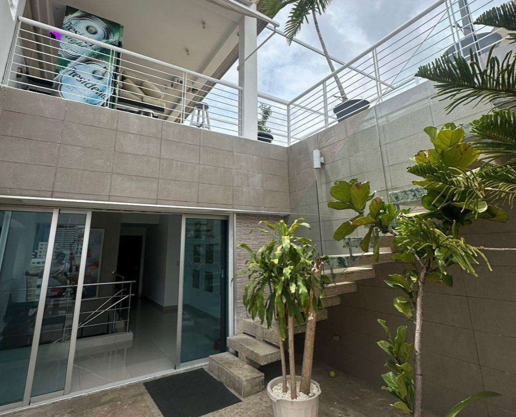 LUXURY 3-LEVEL PENTHOUSE FOR SALE AND RENT  ENSANCHE PARASO Foto 7320100-10.jpg