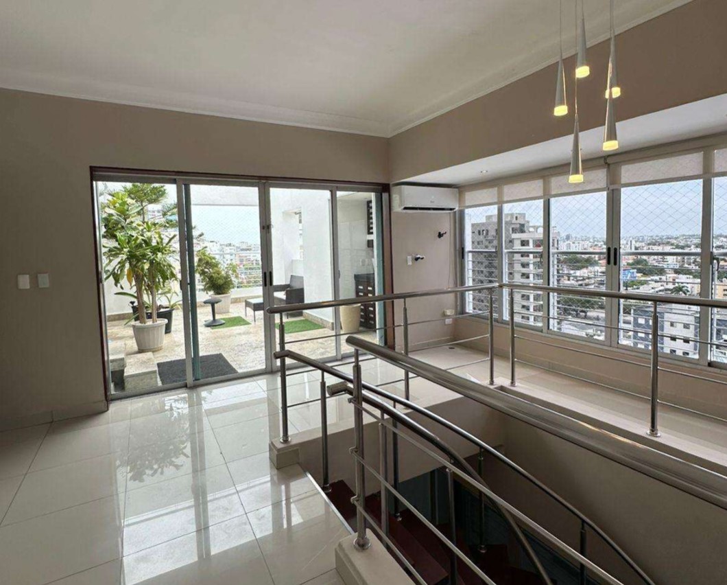 LUXURY 3-LEVEL PENTHOUSE FOR SALE AND RENT  ENSANCHE PARASO Foto 7320100-9.jpg