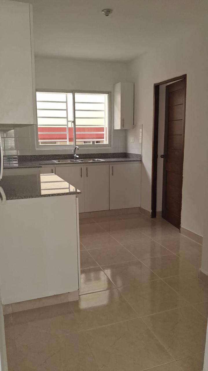 Alquiler de Apartamento próximo a la Av. Jacobo Majluta. Foto 7320219-2.jpg