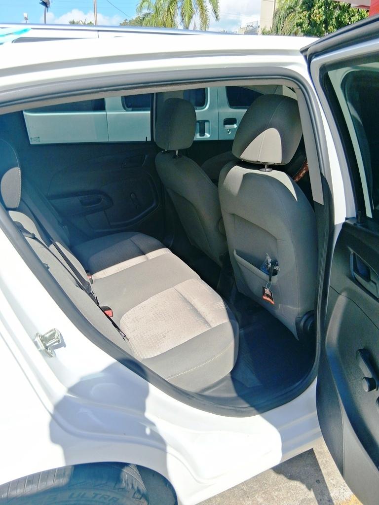 2015 Chevy Sonic Mecanico Hatchback  Foto 7320249-10.jpg