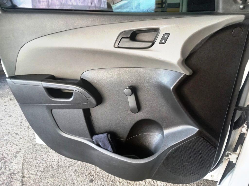 2015 Chevy Sonic Mecanico Hatchback  Foto 7320249-11.jpg