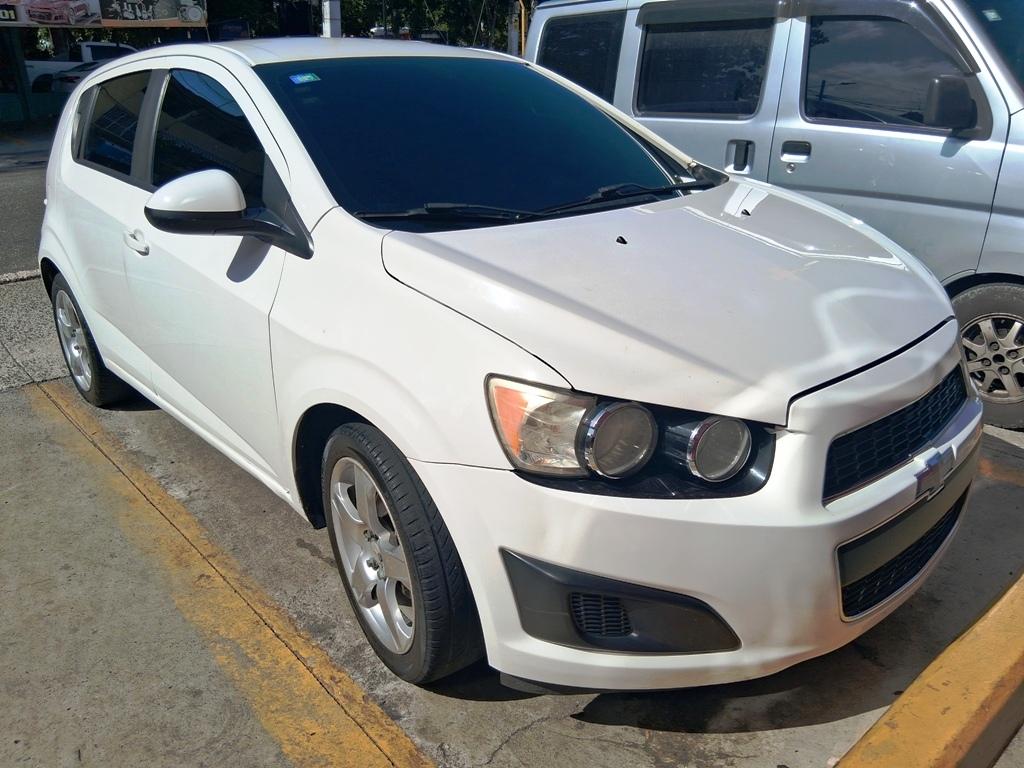 2015 Chevy Sonic Mecanico Hatchback  Foto 7320249-2.jpg