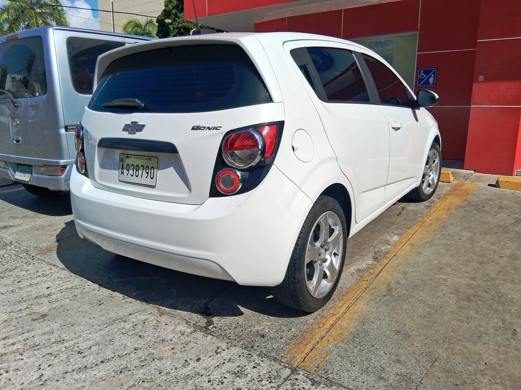 2015 Chevy Sonic Mecanico Hatchback  Foto 7320249-4.jpg