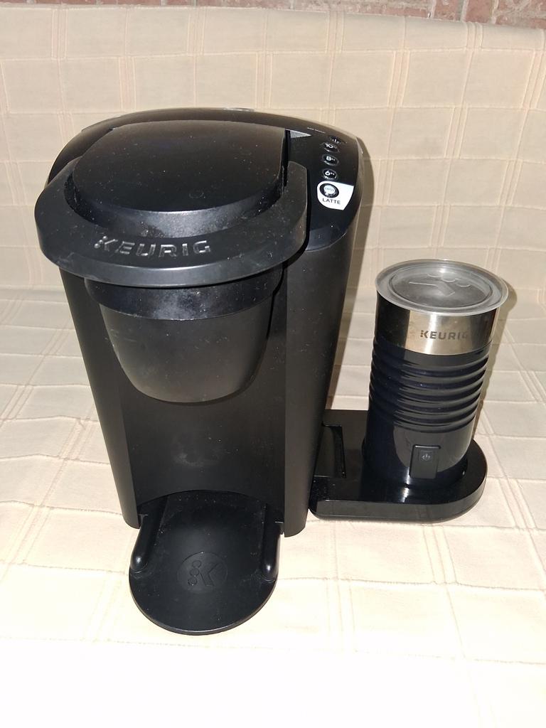Cafetera Keurig K-Latte K36 con Espumador de Leche  Foto 7320254-2.jpg