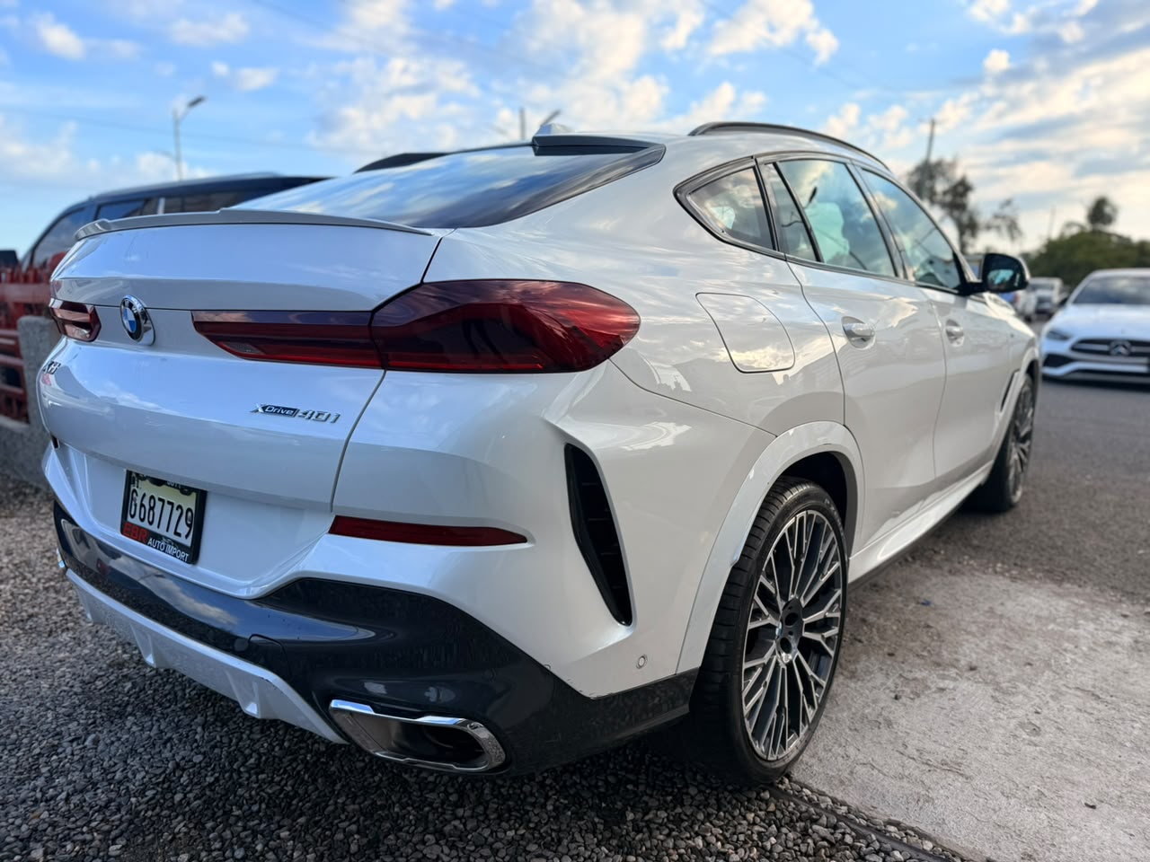 BMW X6 XDrive 40i M PKG 2024 Foto 7320380-3.jpg