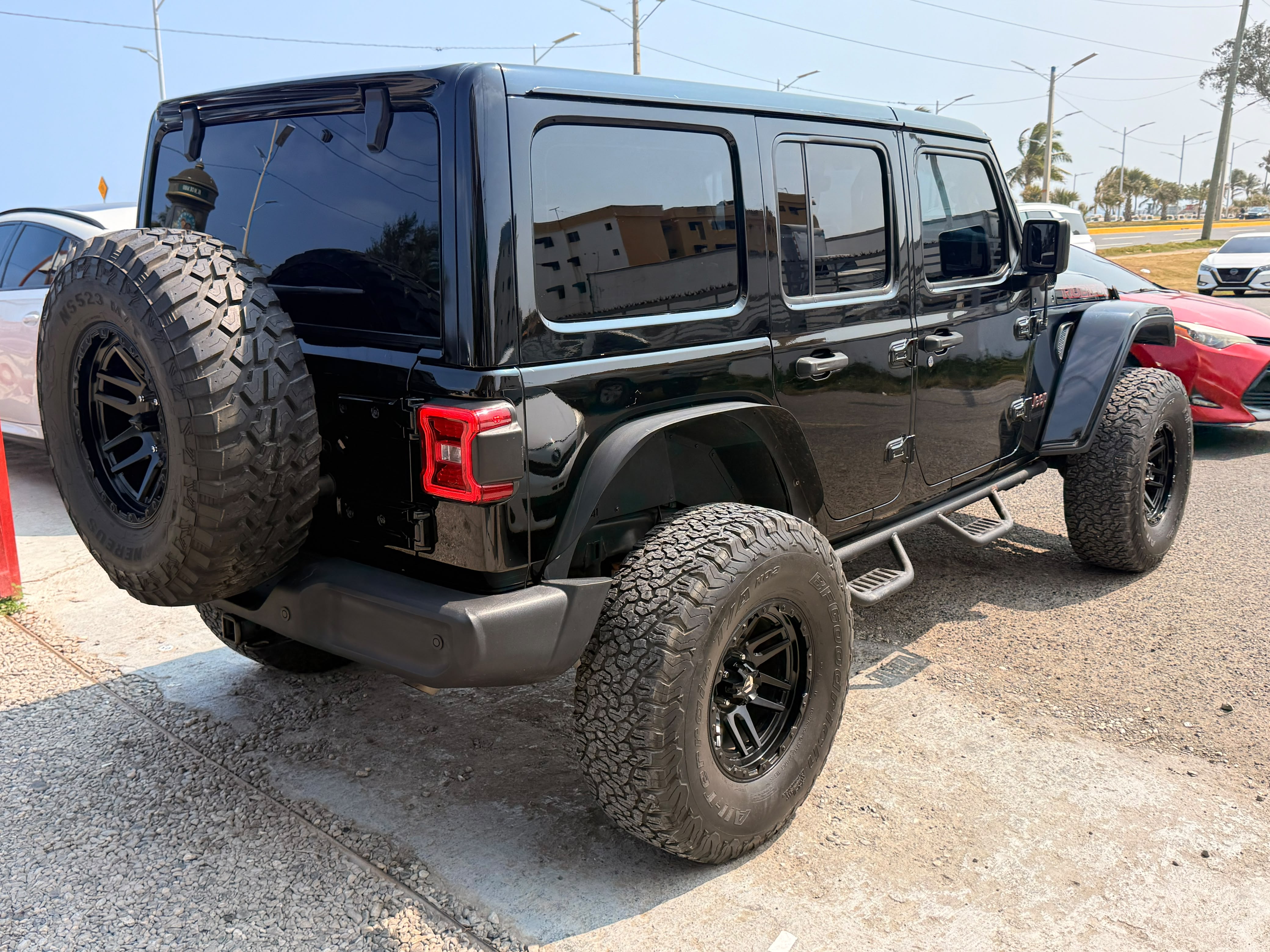 Jeep Wrangler Sport Unlimited 2018 Foto 7320409-3.jpg