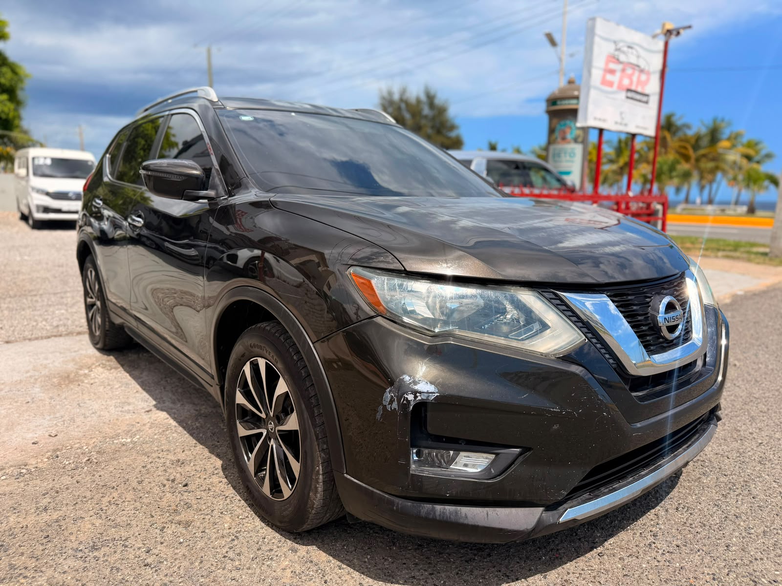Nissan Rogue SV 2017 Foto 7320410-1.jpg