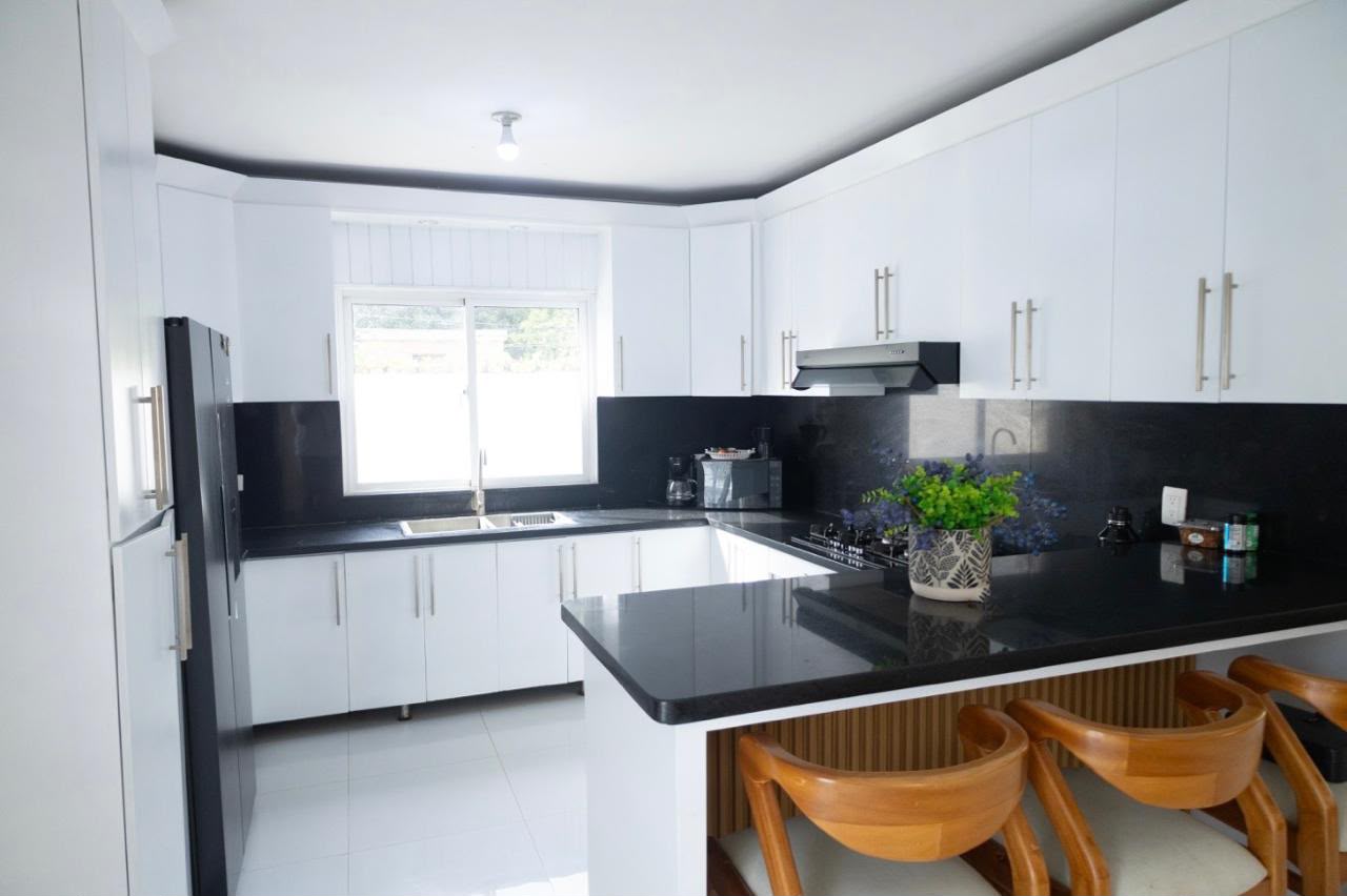VENDO HERMOSA CASA.  Residencial los Hidalgos  km14 autopista Duarte   Foto 7320436-12.jpg