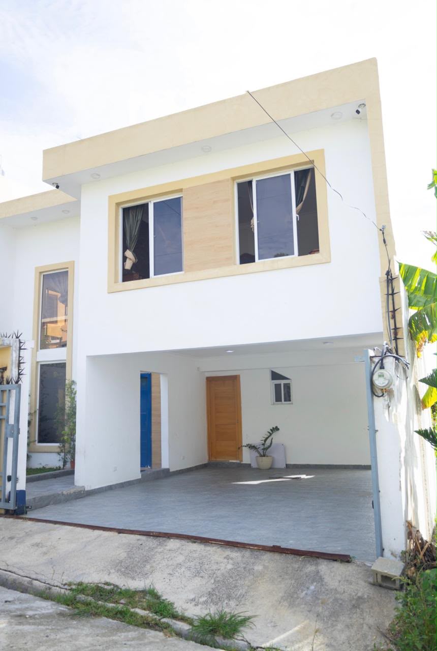 VENDO HERMOSA CASA.  Residencial los Hidalgos  km14 autopista Duarte   Foto 7320436-4.jpg