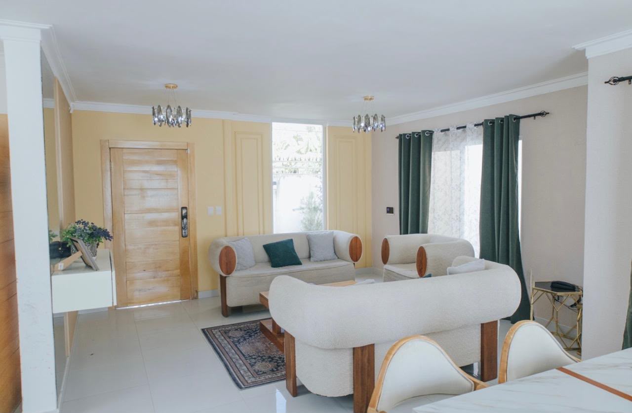 VENDO HERMOSA CASA.  Residencial los Hidalgos  km14 autopista Duarte   Foto 7320436-7.jpg