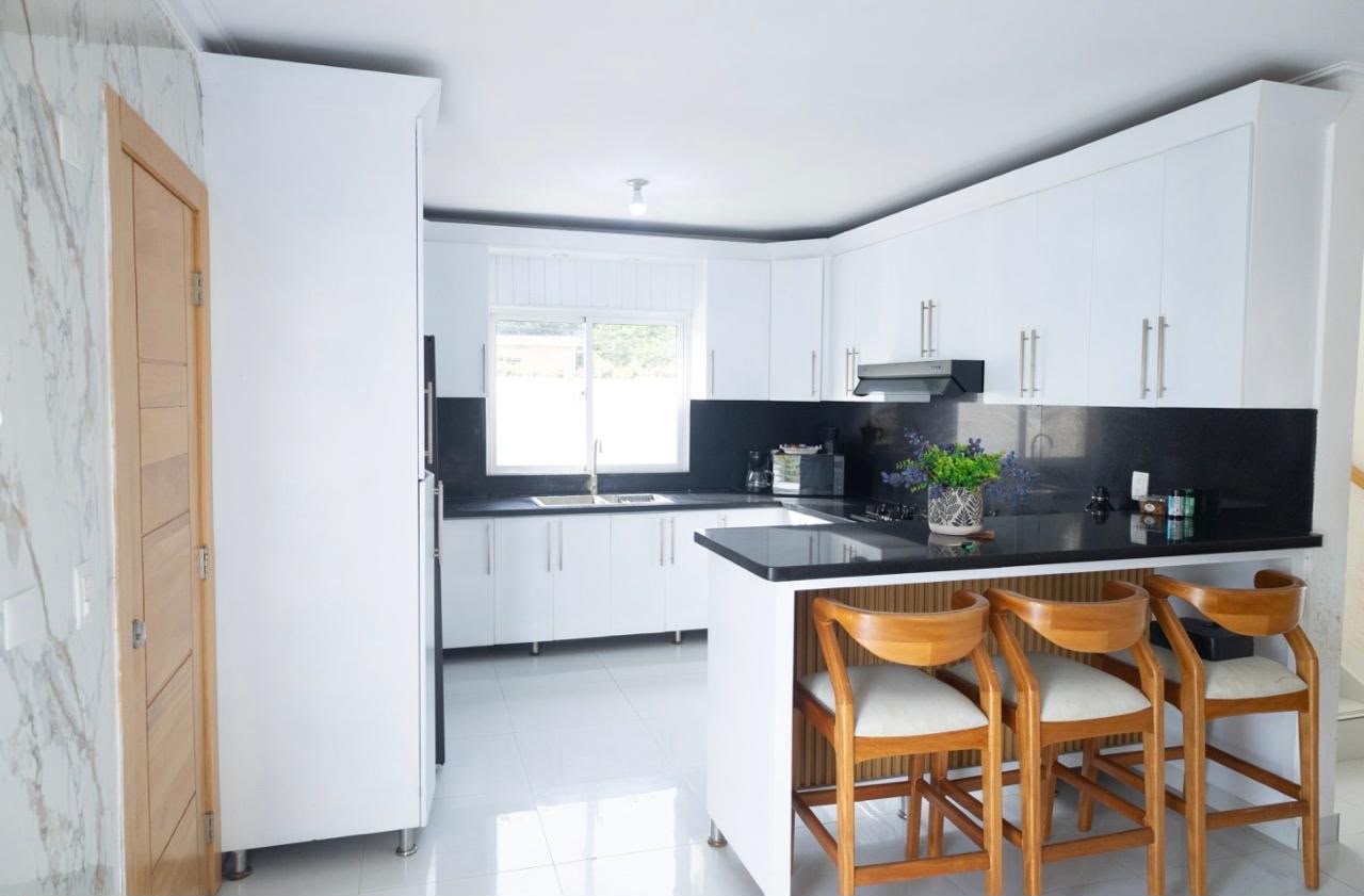 VENDO HERMOSA CASA.  Residencial los Hidalgos  km14 autopista Duarte   Foto 7320436-9.jpg