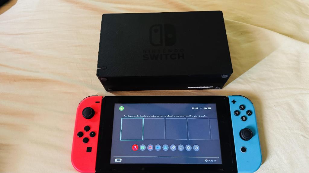 NINTENDO SWITCH V2 CON DOCK Foto 7320720-1.jpg