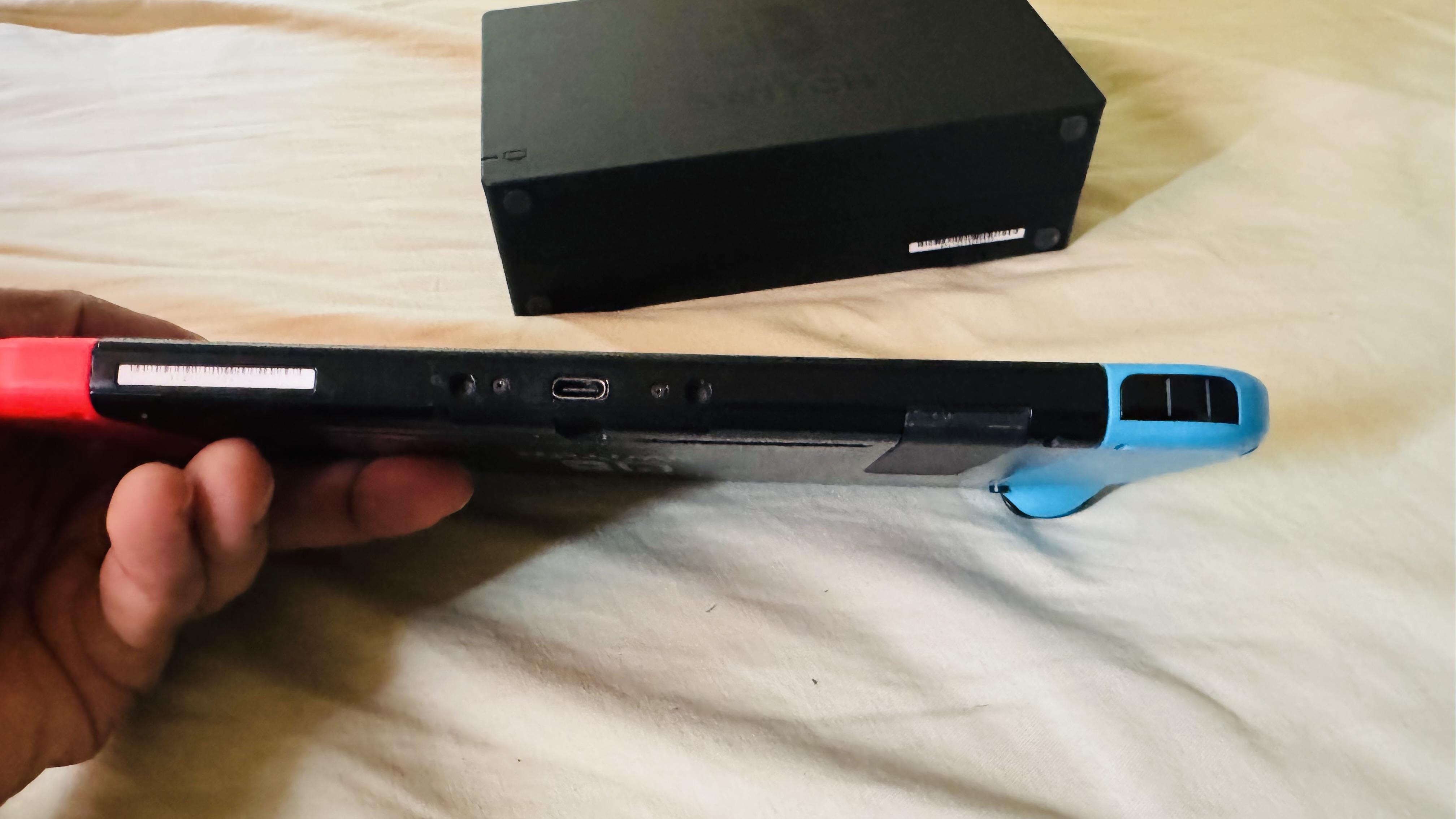NINTENDO SWITCH V2 CON DOCK Foto 7320720-4.jpg