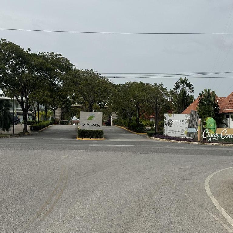 Jochy Real Estate vende solares en la Estancia Golf Resort R.D  Foto 7320747-5.jpg