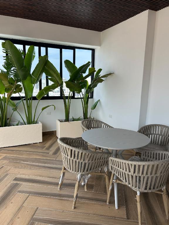 APARTAMENTO EN ALQUILER  TORRE BRANDON NACO Foto 7320806-2.jpg