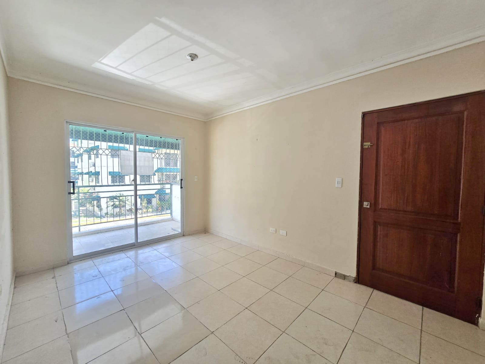 Apartamento en Venta en tierra llana 2do piso con 2 parqueos cerca del Foto 7320822-2.jpg