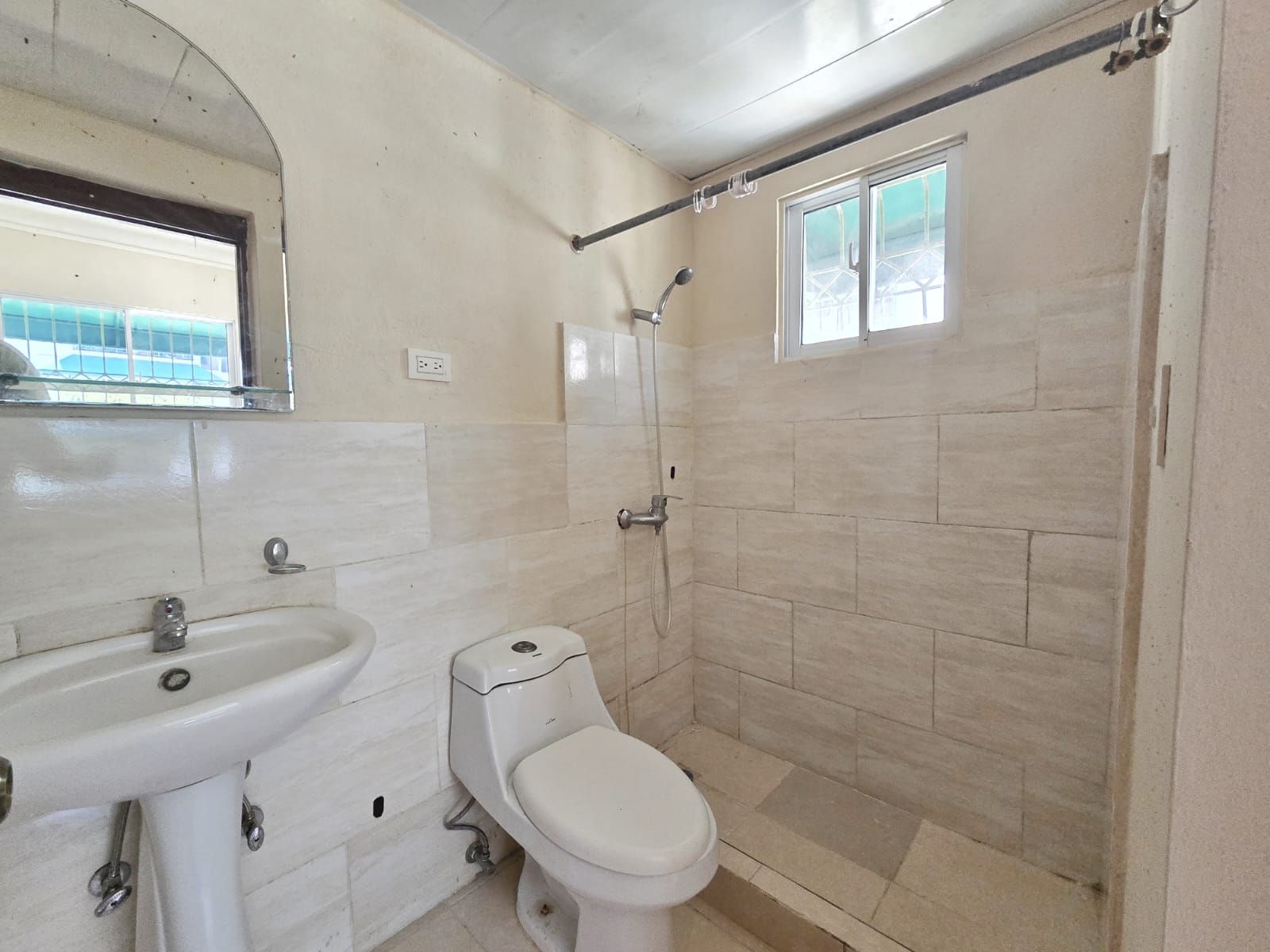 Apartamento en Venta en tierra llana 2do piso con 2 parqueos cerca del Foto 7320822-8.jpg