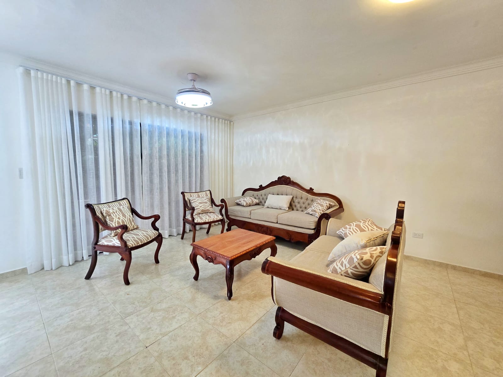 Casa en Alquiler Amueblada en San Isidro Brisa Oriental cerca de la Ec Foto 7320824-4.jpg