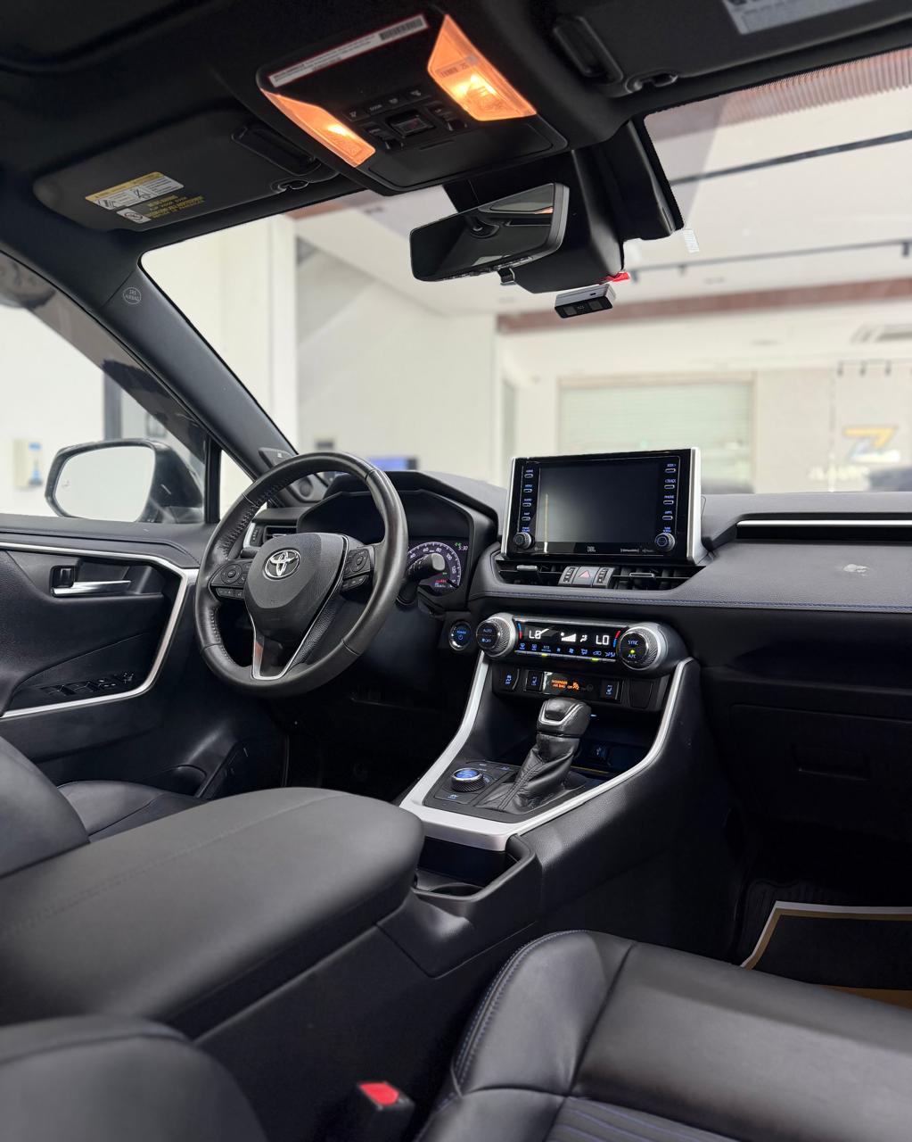 Toyota RAV4 XSE Hybrid 2020 Foto 7320833-4.jpg