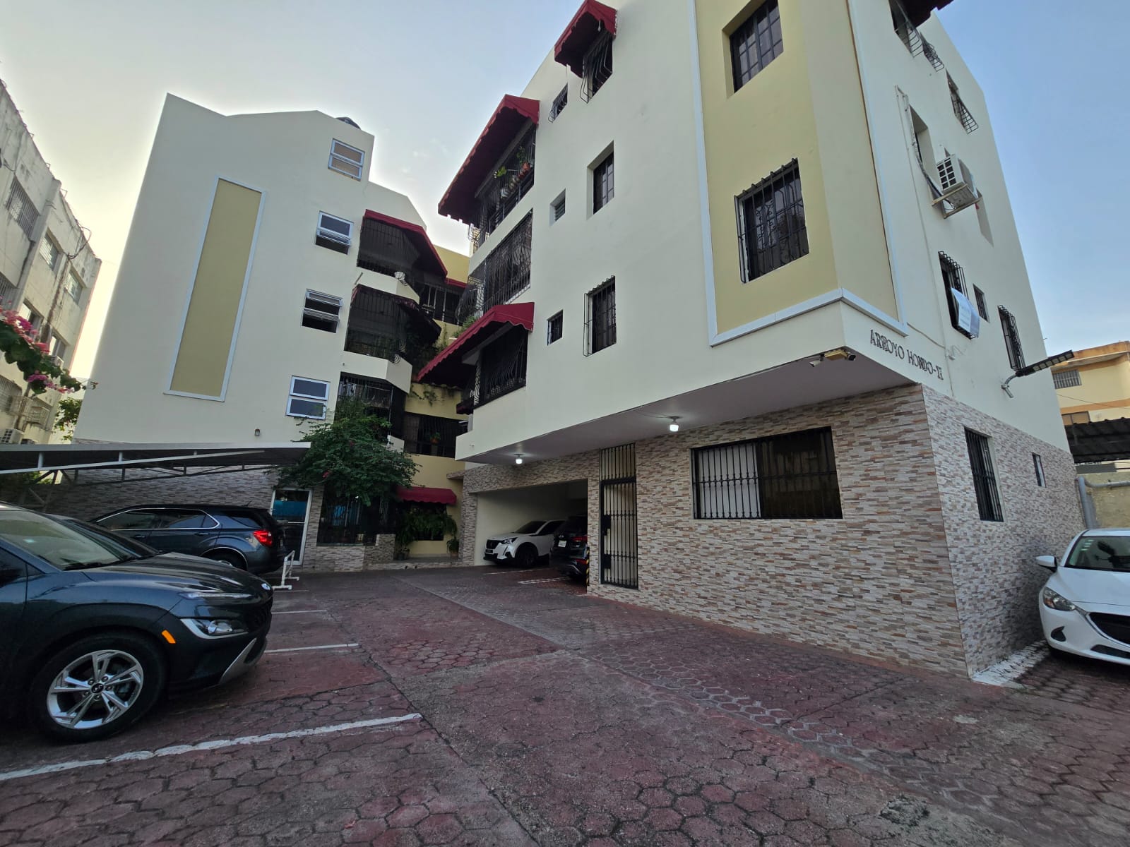 Apartamento El Claret detras de Almacenes Unidos Arroyo Hondo alquiler Foto 7321030-2.jpg