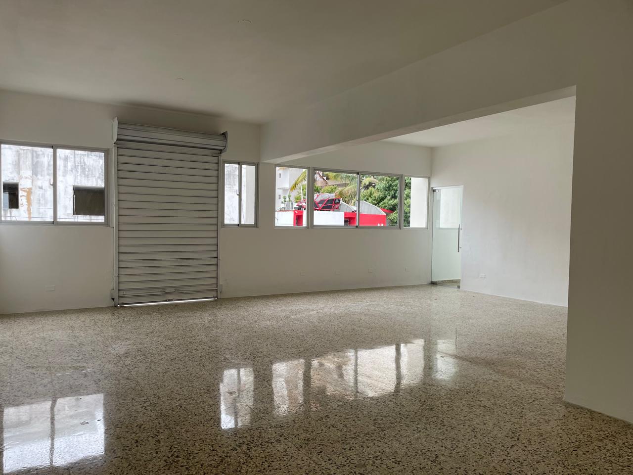 Local Comercial en Alquiler  en Evaristo Morales – Av. 27 de Febrero 3 Foto 7321037-13.jpg