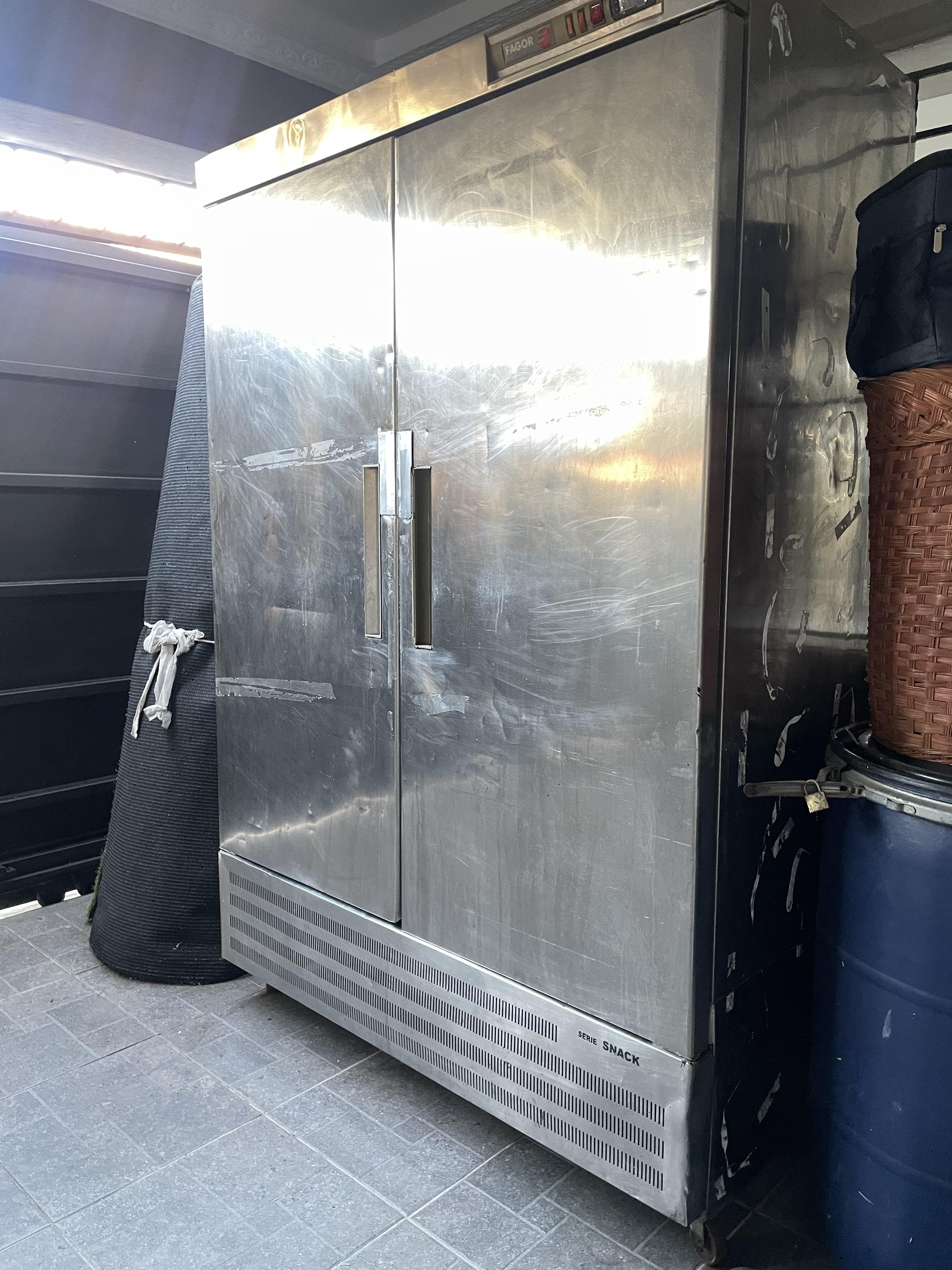 Nevera Industrial / Freezer Comercial de 2 Puertas en acero inoxidable Foto 7321219-6.jpg