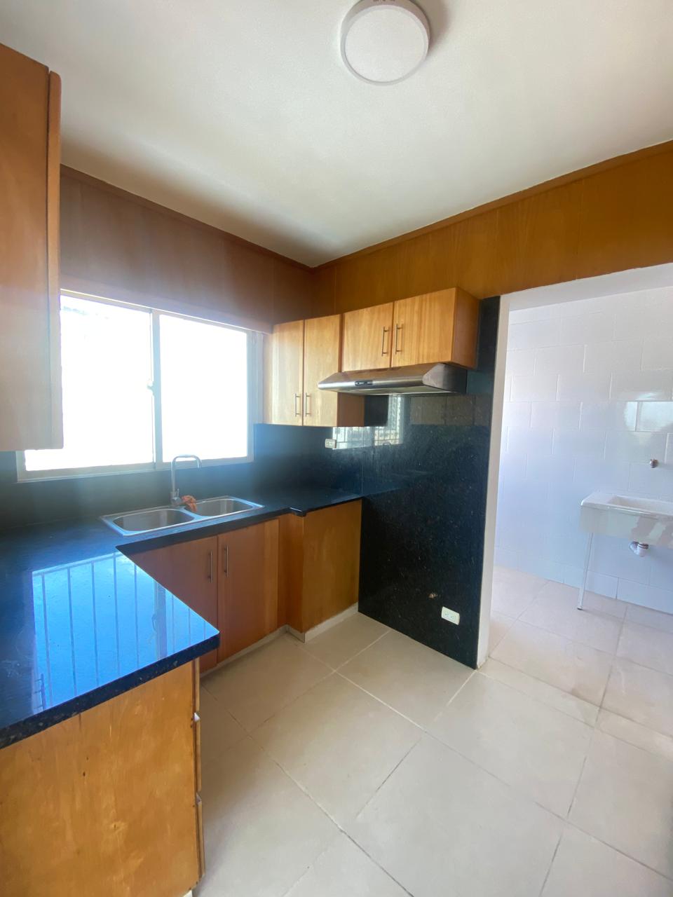 Apartamento en renta de 3 hab en Evaristo Morales Foto 7321326-6.jpg