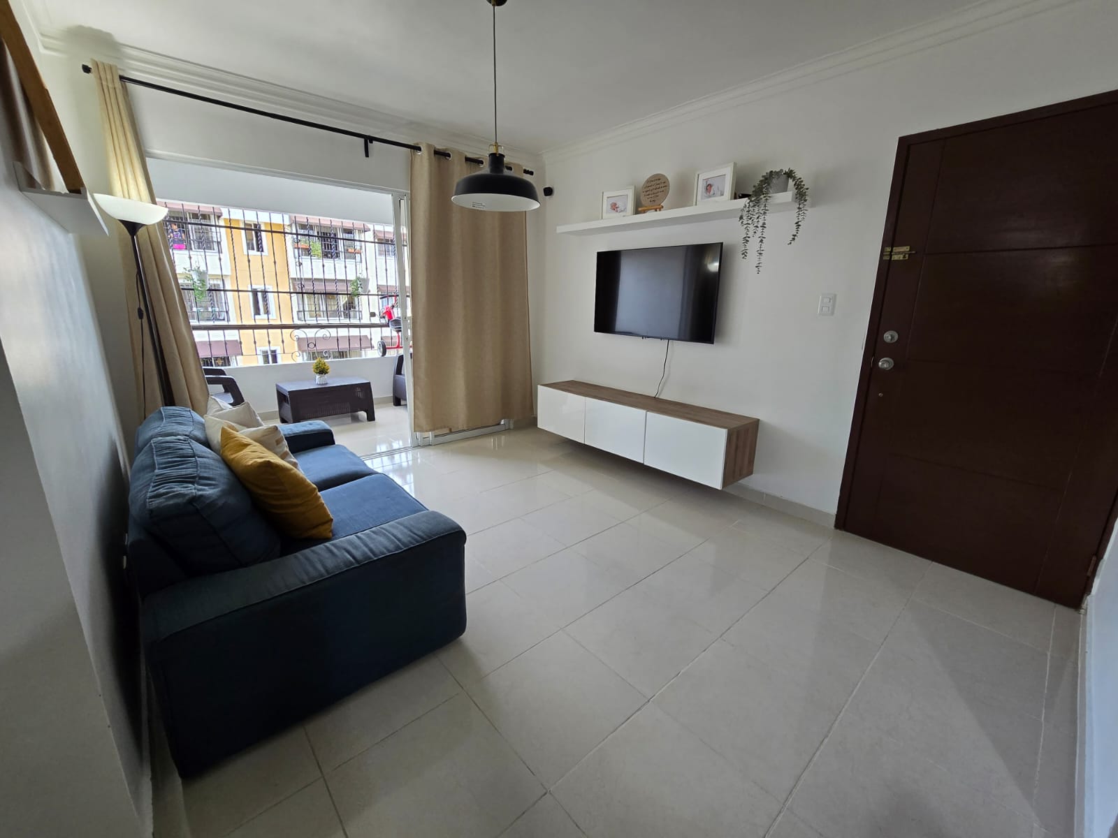 Apartamento en el Residencial Monumental Santo Domingo Oeste.  3er pis Foto 7321331-5.jpg
