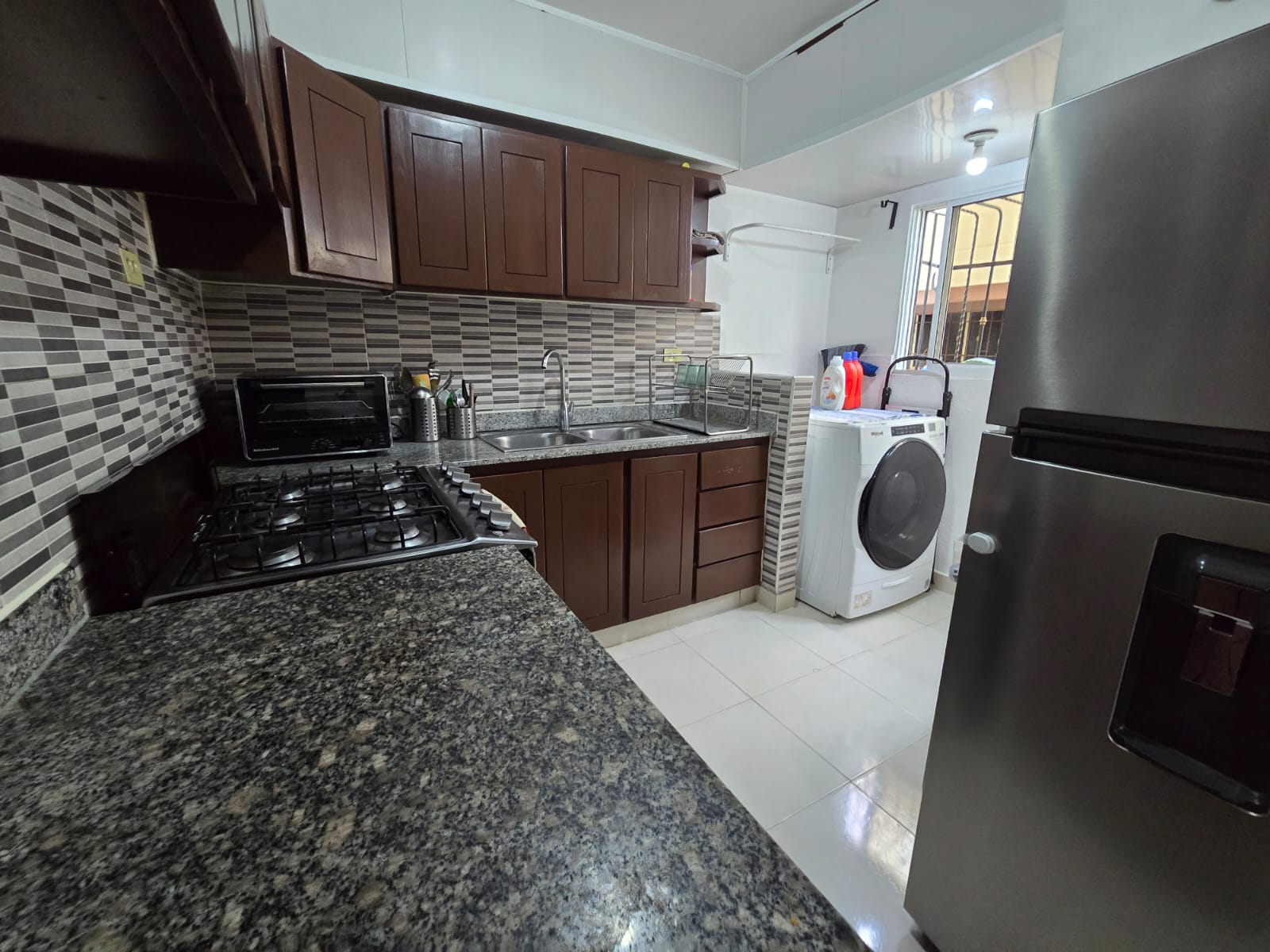 Apartamento en el Residencial Monumental Santo Domingo Oeste.  3er pis Foto 7321331-7.jpg
