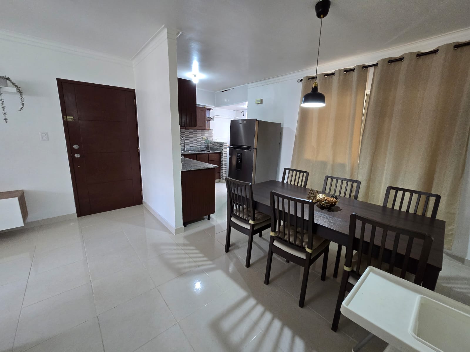 Apartamento en el Residencial Monumental Santo Domingo Oeste.  3er pis Foto 7321331-8.jpg