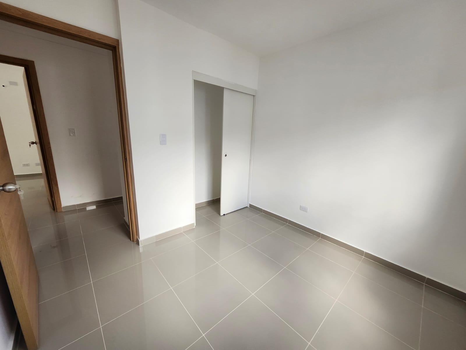 Apartamento NUEVO en alquiler –  Santo Domingo Este Foto 7321353-8.jpg
