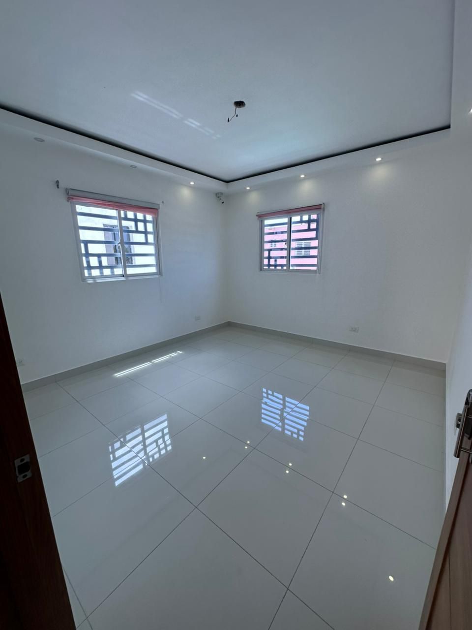 Casa Moderna en Venta en Prado Oriental  3 Habitaciones Jacuzzi y 4 Pa Foto 7321620-8.jpg