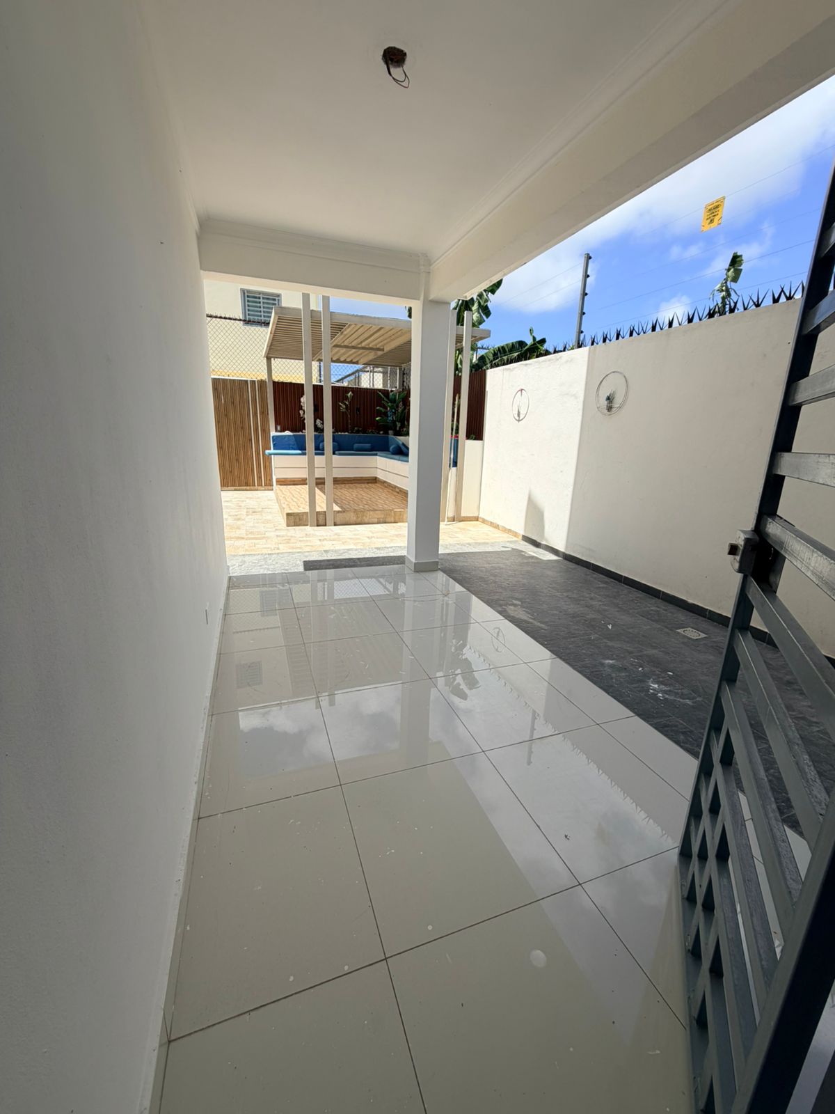 Casa Moderna en Venta en Prado Oriental  3 Habitaciones Jacuzzi y 4 Pa Foto 7321624-10.jpg
