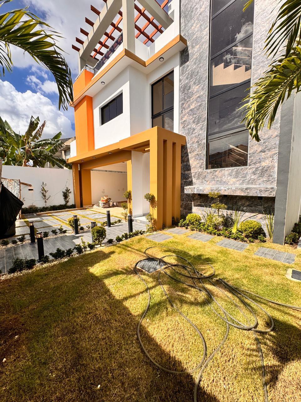 Casa de Lujo en Venta en Autopista San Isidro  4 Habitaciones Piscina  Foto 7321640-12.jpg