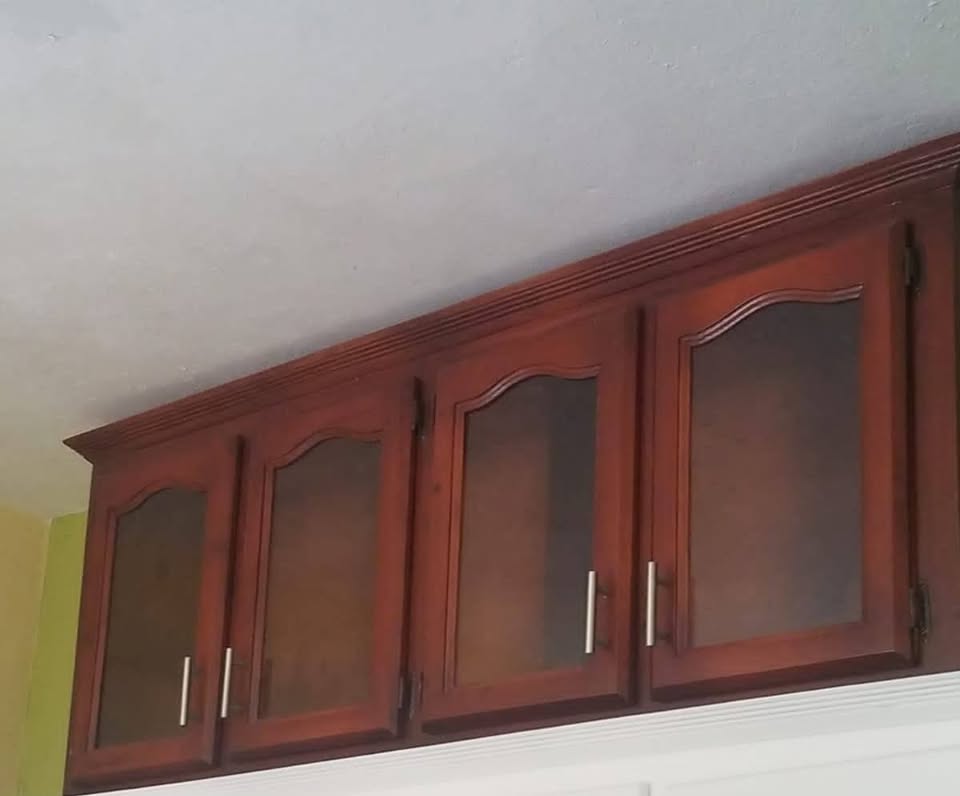 Gabinete de cocina nuevo en madera  Foto 7321700-3.jpg