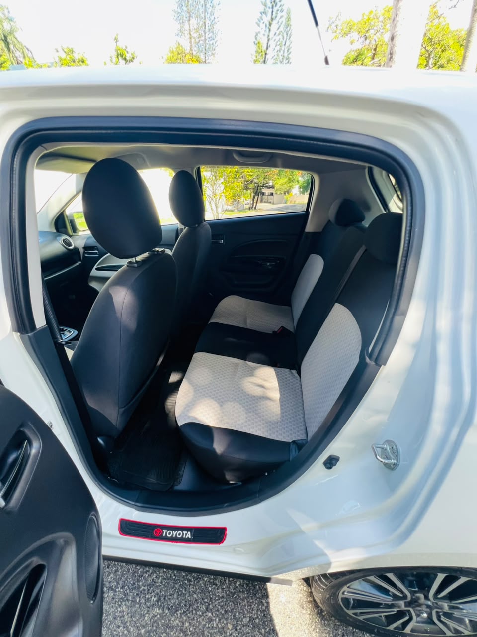 Mitsubishi Mirage 2018  Foto 7321871-12.jpg