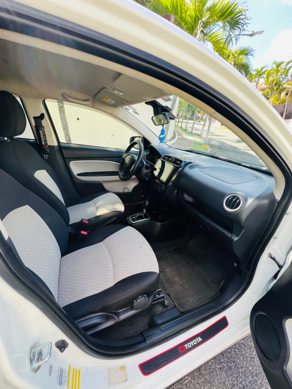 Mitsubishi Mirage 2018  Foto 7321871-2.jpg
