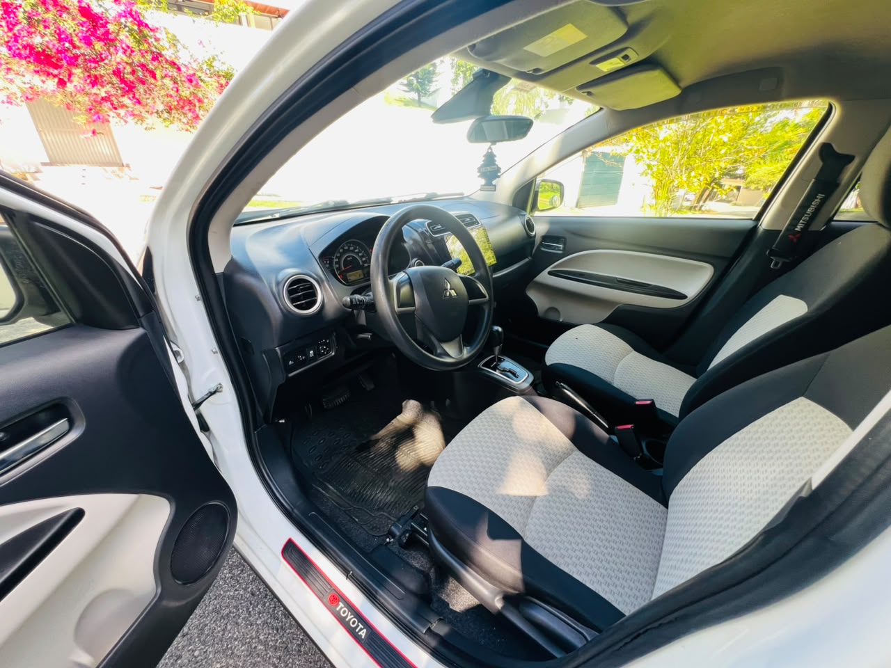 Mitsubishi Mirage 2018  Foto 7321871-3.jpg