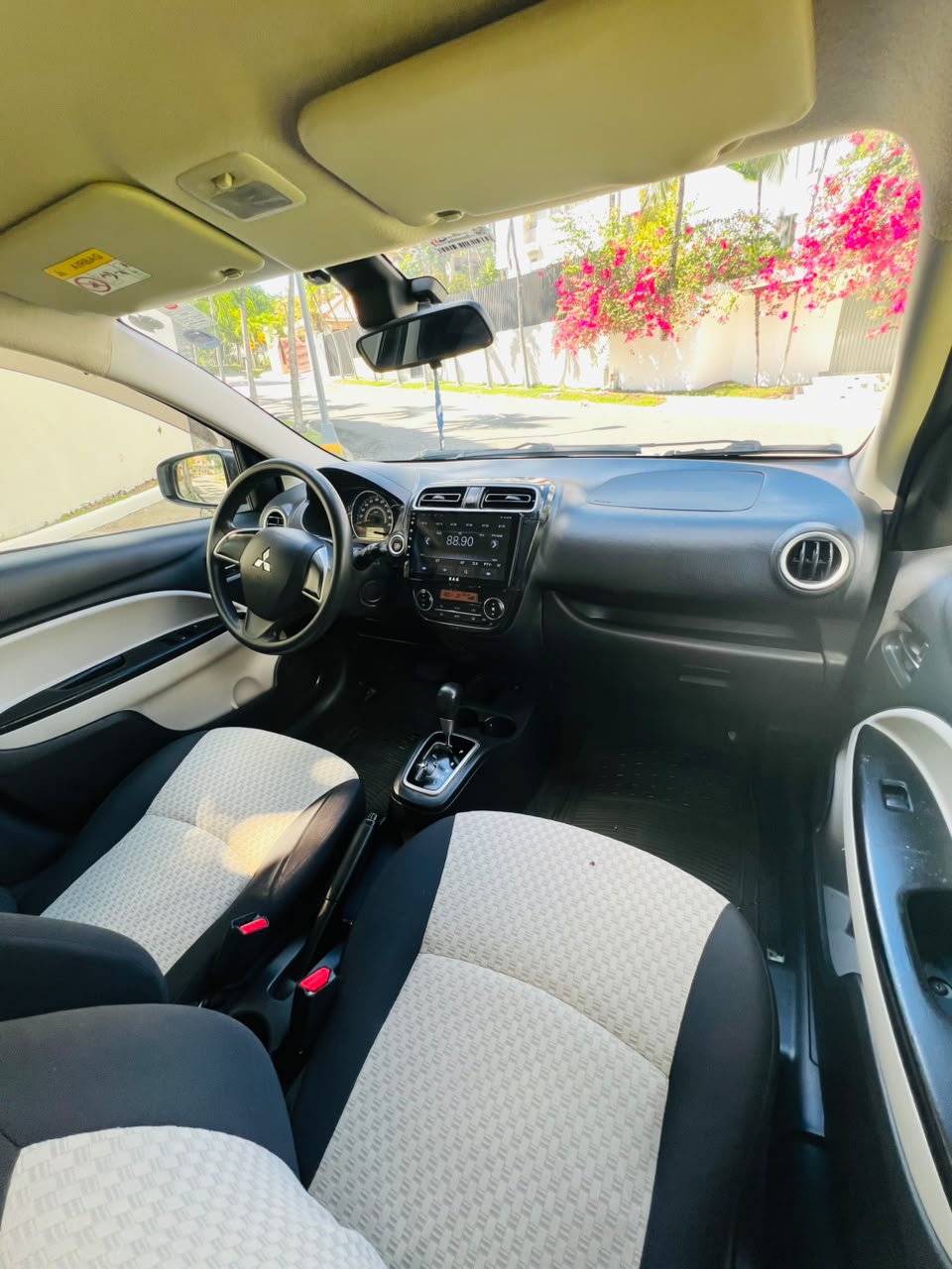 Mitsubishi Mirage 2018  Foto 7321871-7.jpg