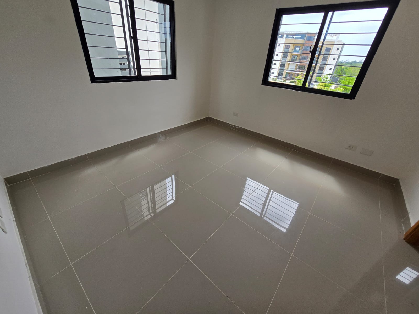 Apartamento en 2do Piso Detrás de la Embajada Americana Residencial Au Foto 7321895-6.jpg