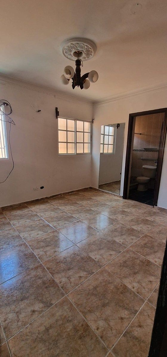 Amplia casa en zona residencial Tranquila Foto 7321908-4.jpg