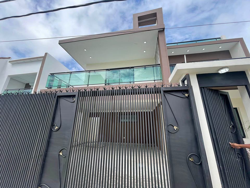 Venta de Hermosa Casa en Prado Oriental – Santo Domingo Este Foto 7322040-4.jpg