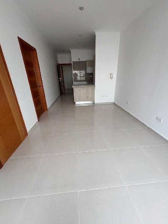 Alquiler de apartamento nuevo en Evaristo Morales Foto 7322060-6.jpg