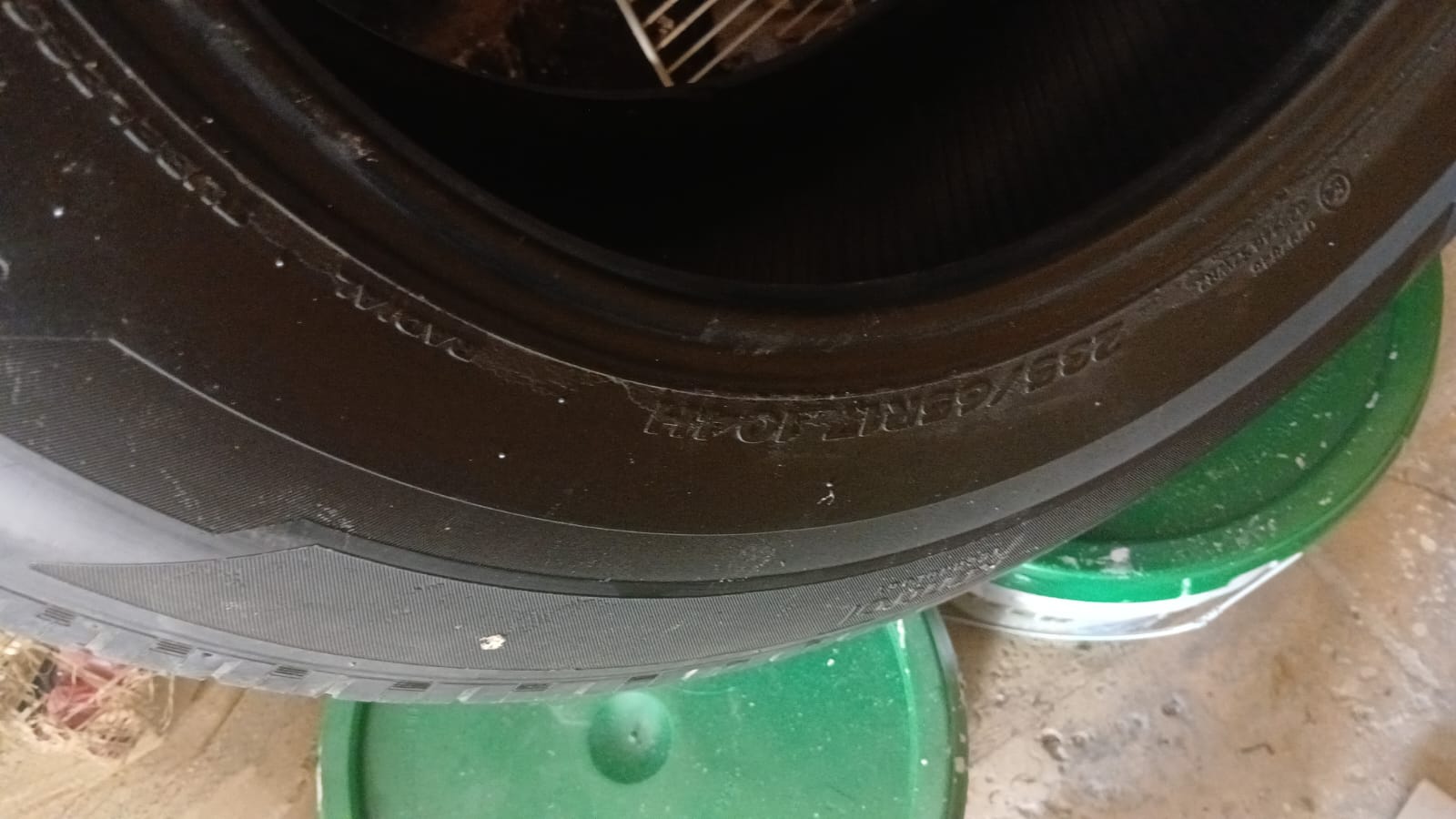 SE VENDE DOS GOMAS 235/65/17 USADAS PARA HONDA CRV MARCA HANKOOK COREA Foto 7322106-3.jpg