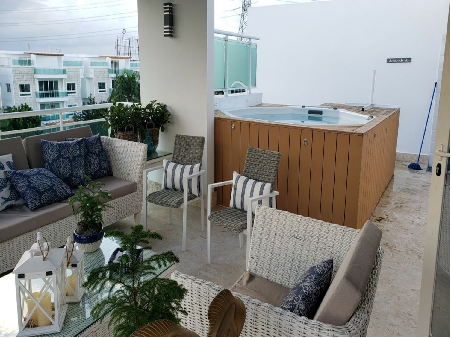 VENDO PENTHOUSE DE LUJO AMUEBLADO en Metro Country Club JUAN DOLIO 300 Foto 7322110-3.jpg