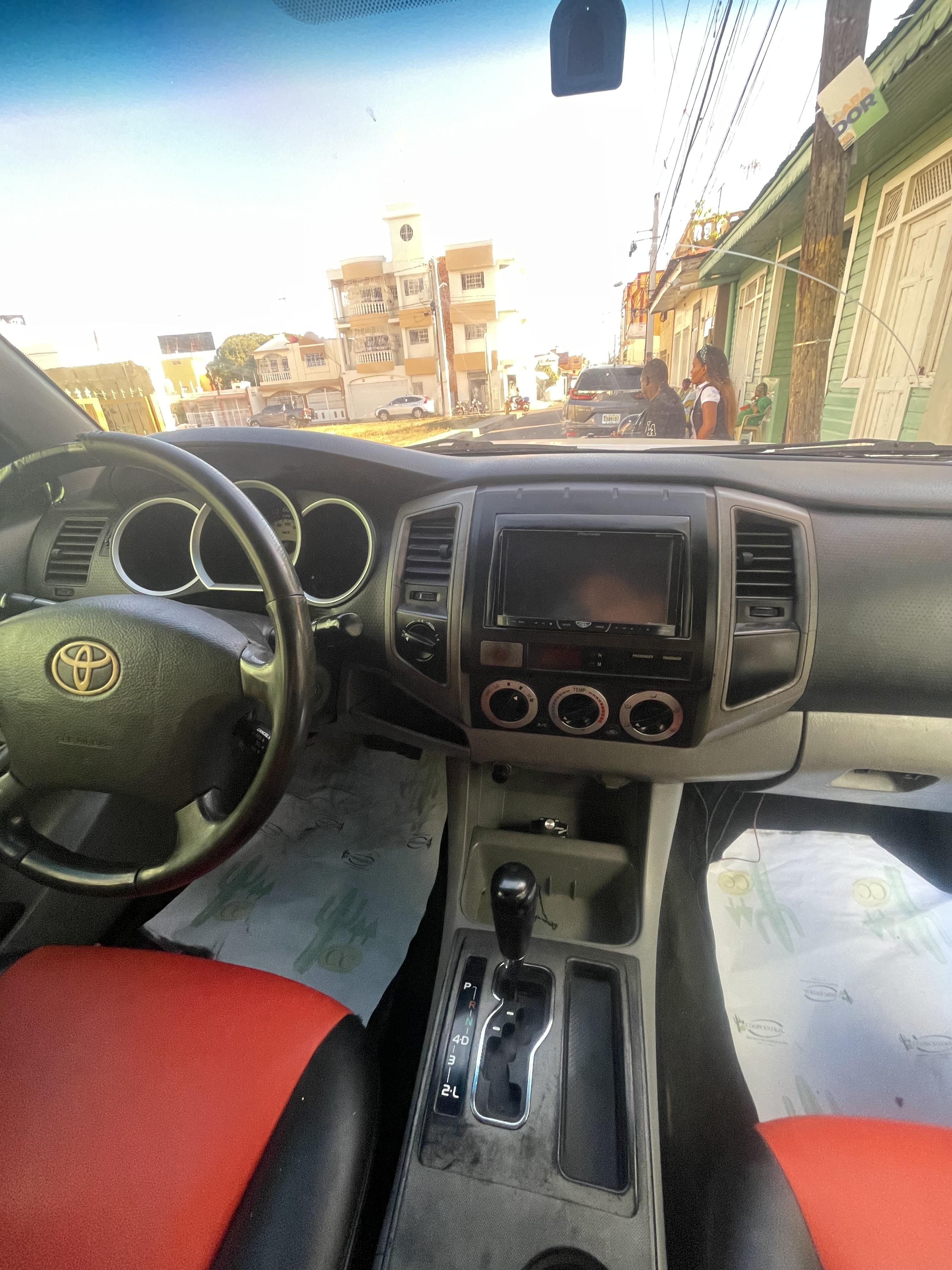 Toyota Tacoma 4x4 2006 en Peravia Foto 7322118-10.jpg