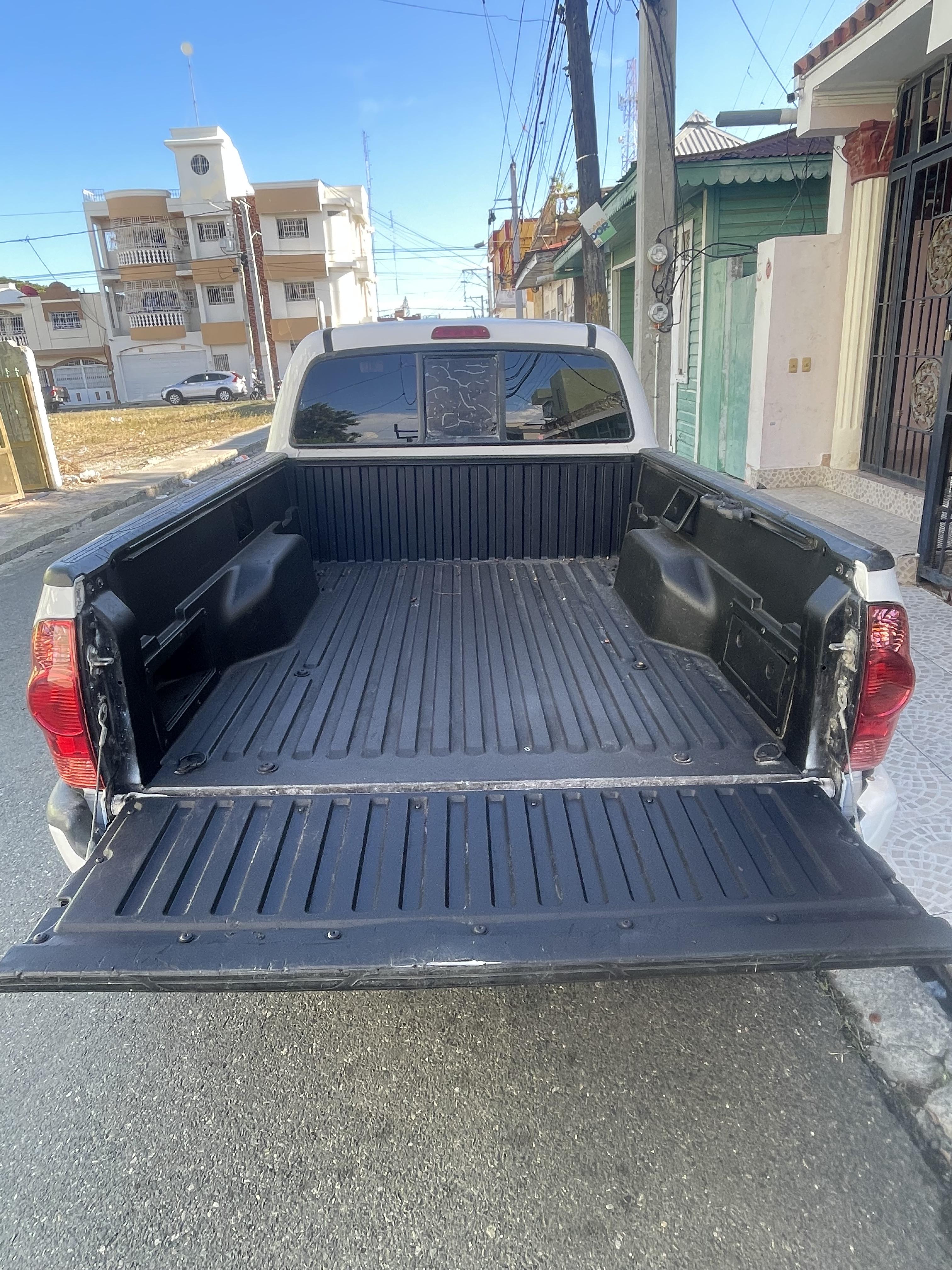 Toyota Tacoma 4x4 2006 en Peravia Foto 7322118-12.jpg